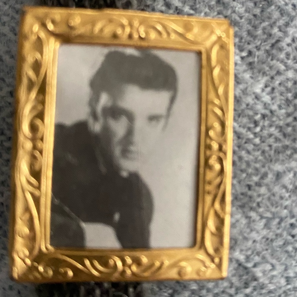 Elvis Button Covers - Mini Ornate Gold Picture Frame Button Covers - Set of 3 - Picture 6 of 6